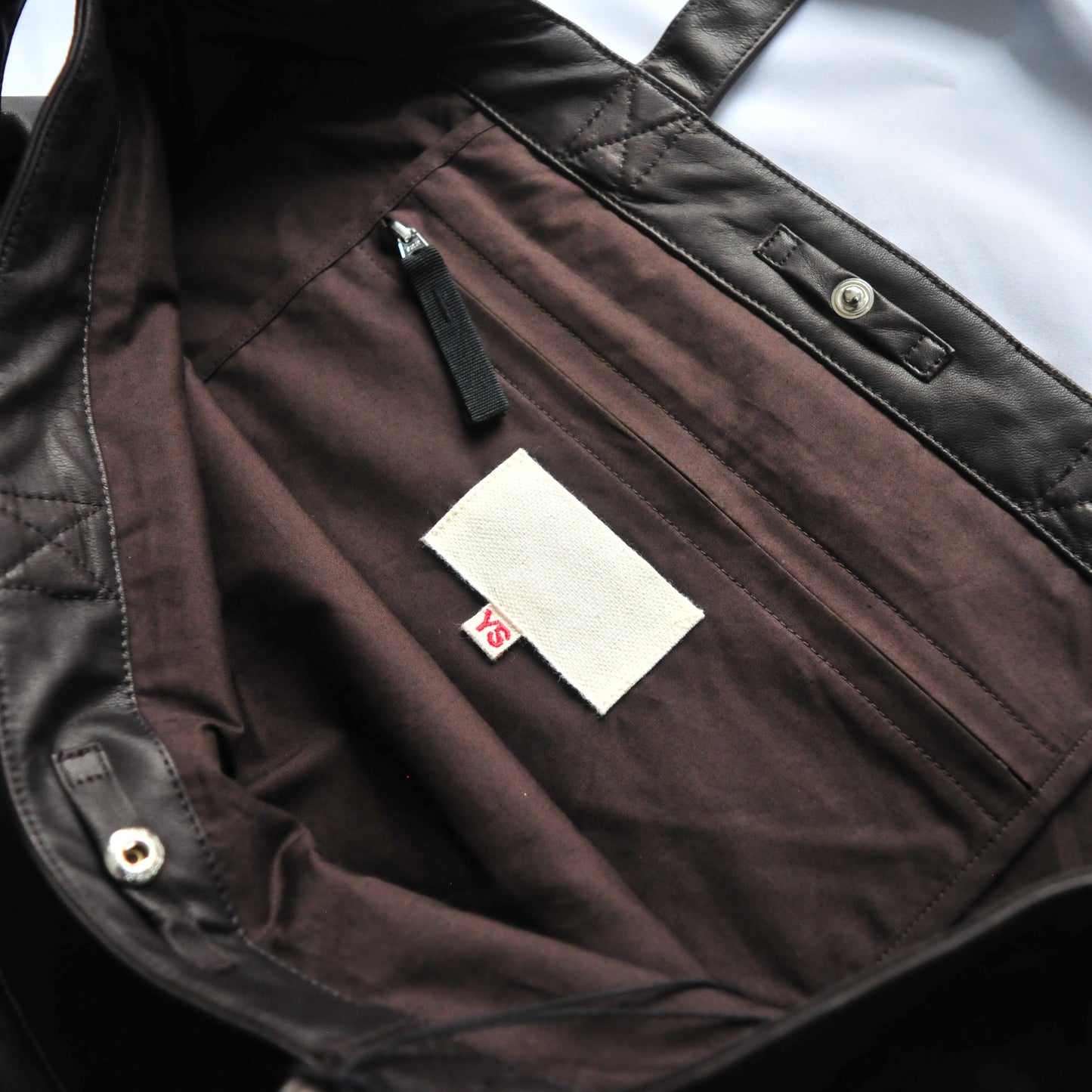 LEATHER RESEARCHER BAG -BROWN