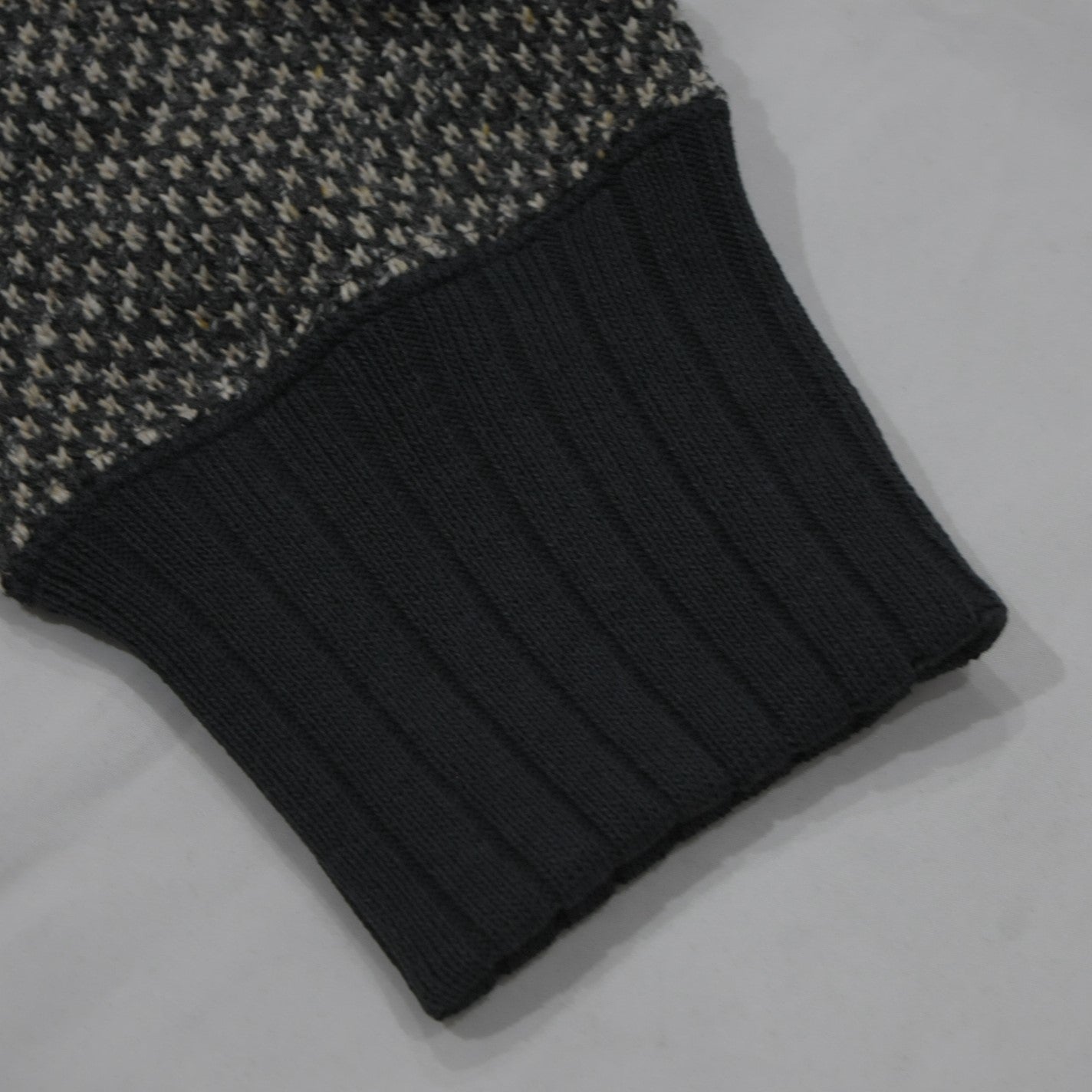 Hexagonal patterns knit rib sweatshirt