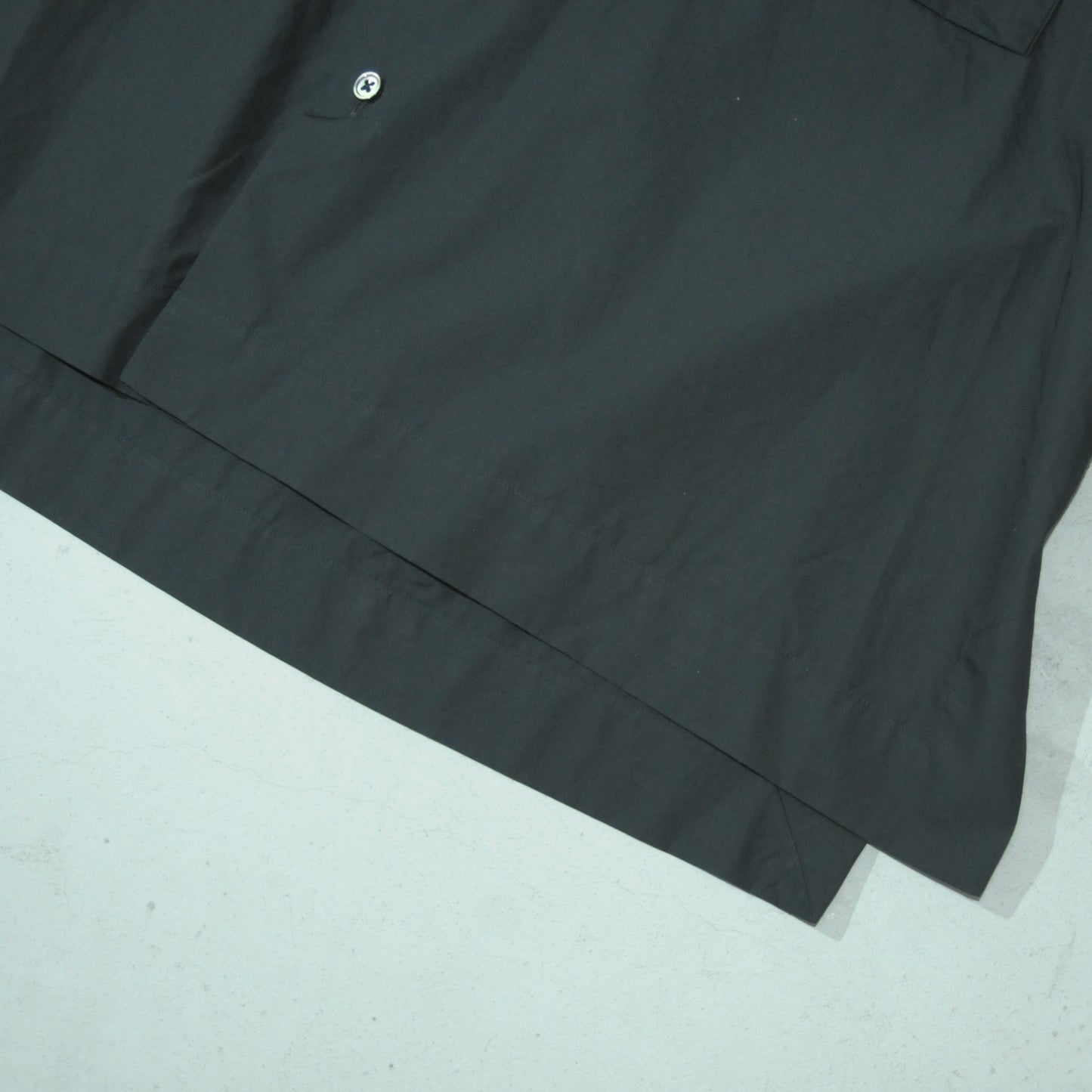 MODERN SHORT SHIRT BLACK