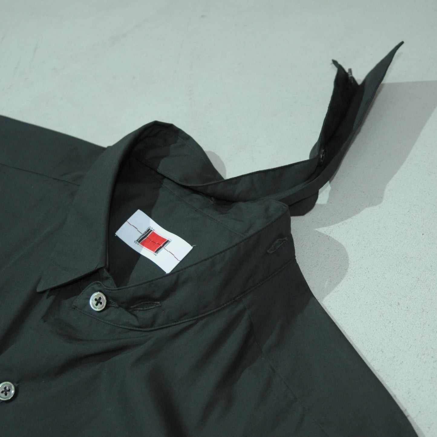 MODERN SHORT SHIRT BLACK
