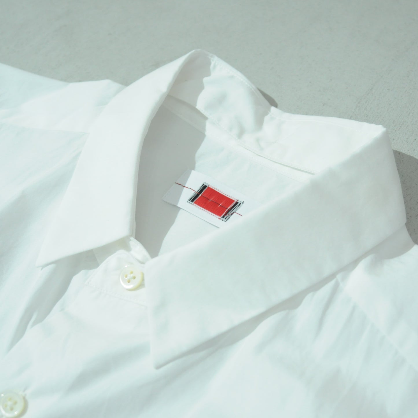 MODERN SHORT SHIRT WHITE