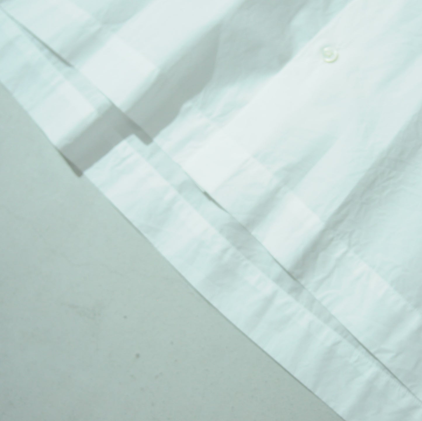 MODERN SHORT SHIRT WHITE