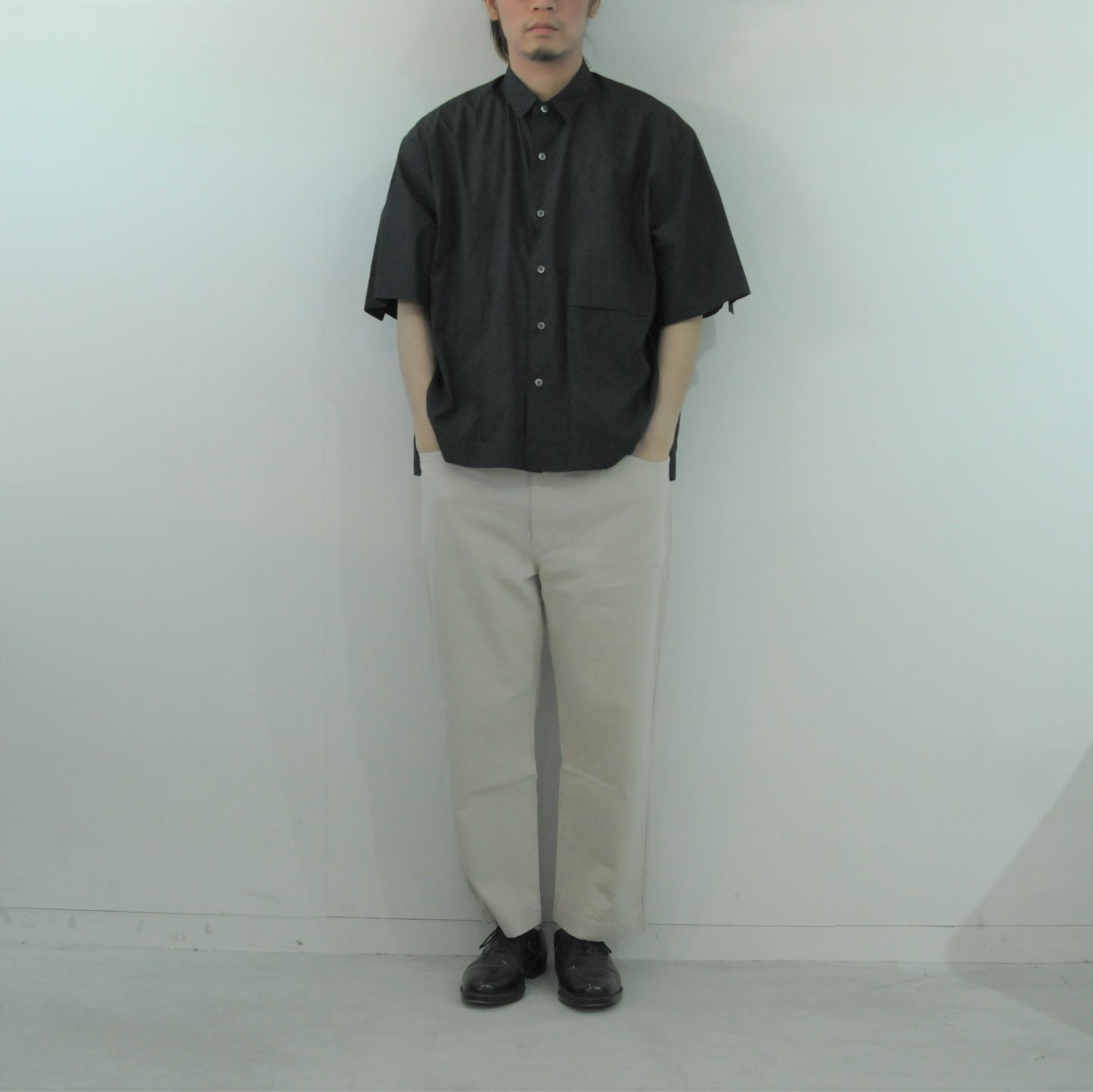 MODERN SHORT SHIRT BLACK
