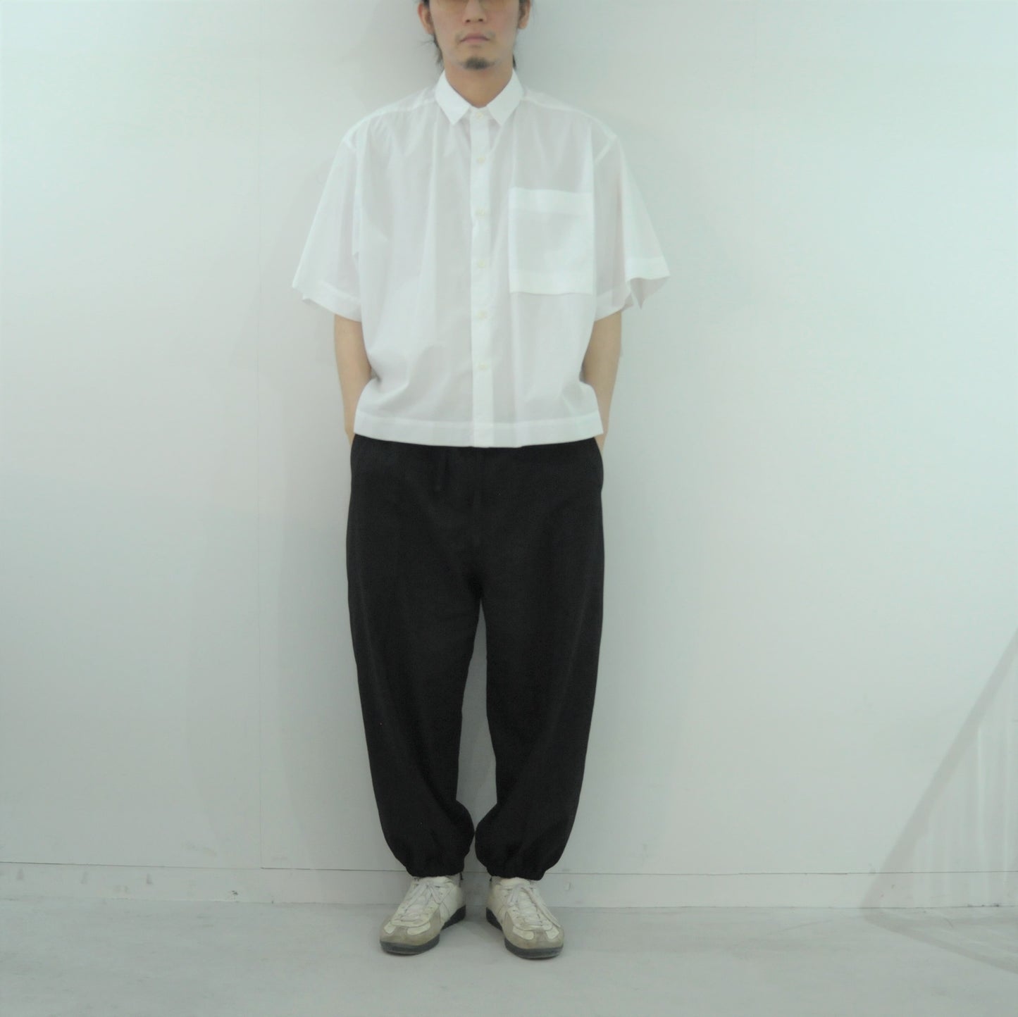MODERN SHORT SHIRT WHITE