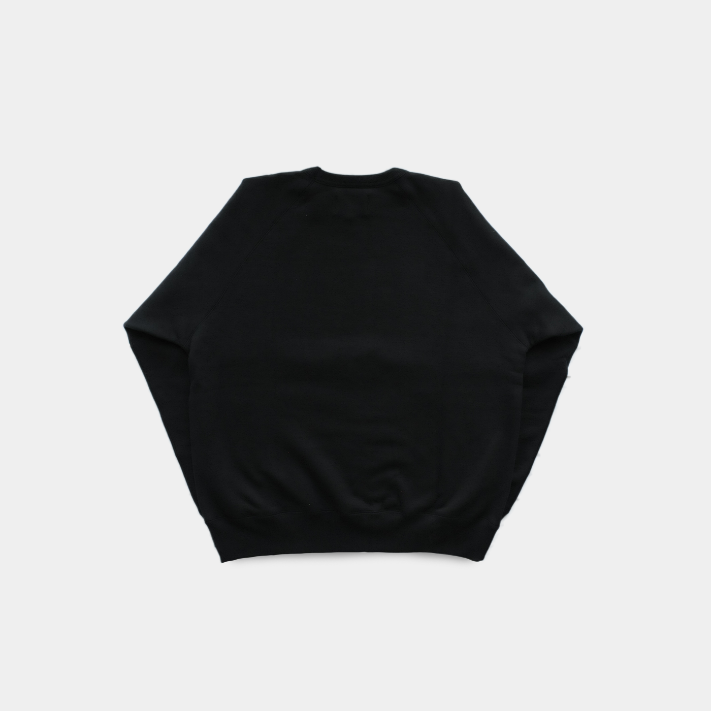 TSURIAMI RAGLAN SWEATER - BLACK