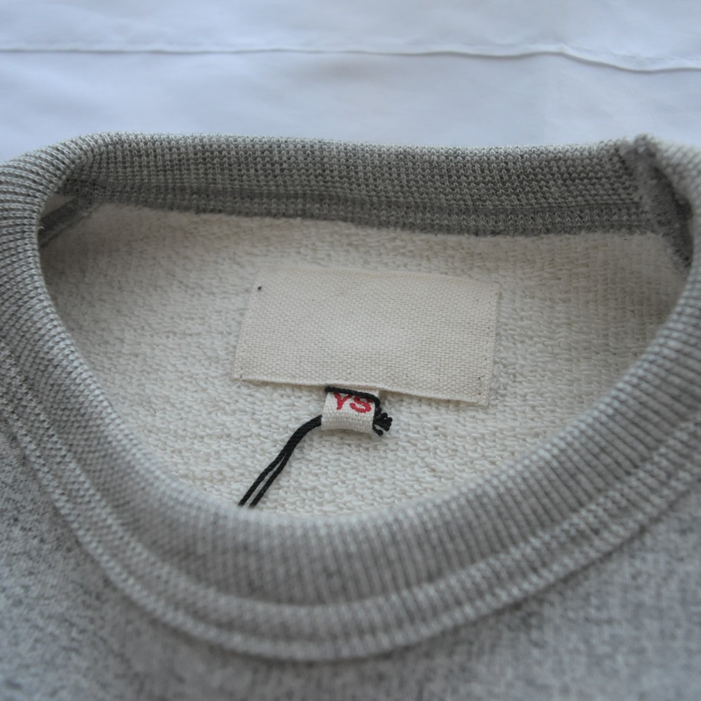 TSURIAMI RAGLAN SWEATER - GRAY