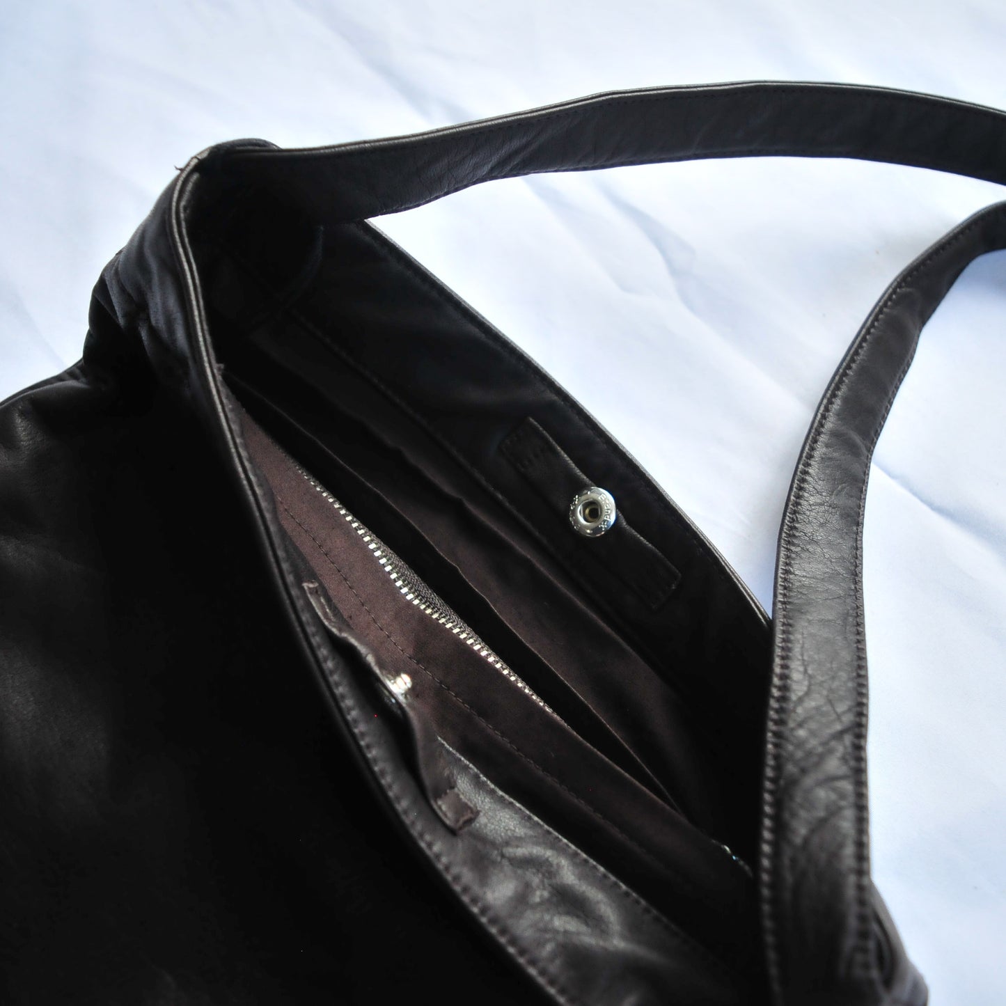 LEATHER RESEARCHER BAG -BROWN MEDIUM
