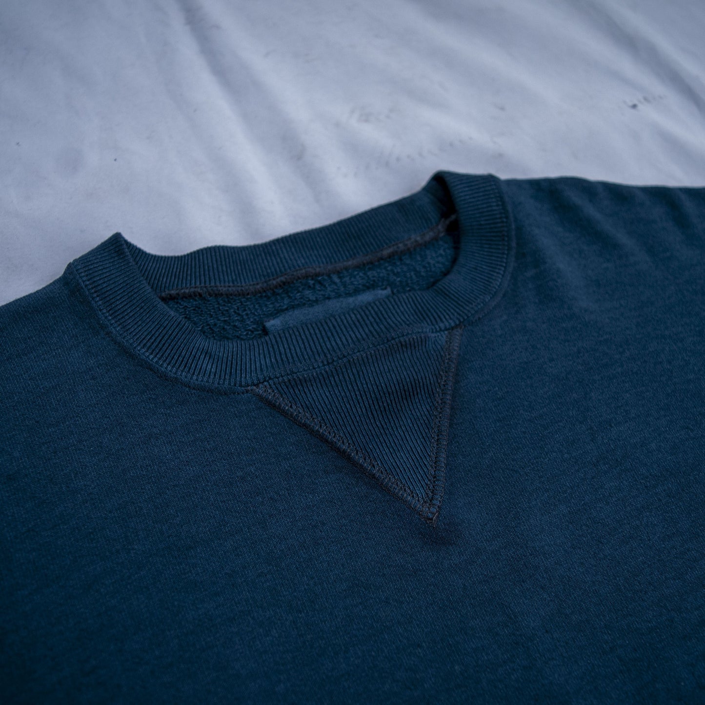 S/S SWEATER NATURAL GARMENT DYE - INDIGO -